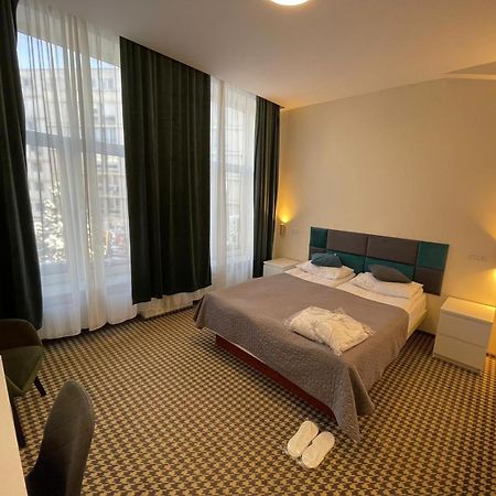 Hotel Astoria City Center Iasi Extérieur photo