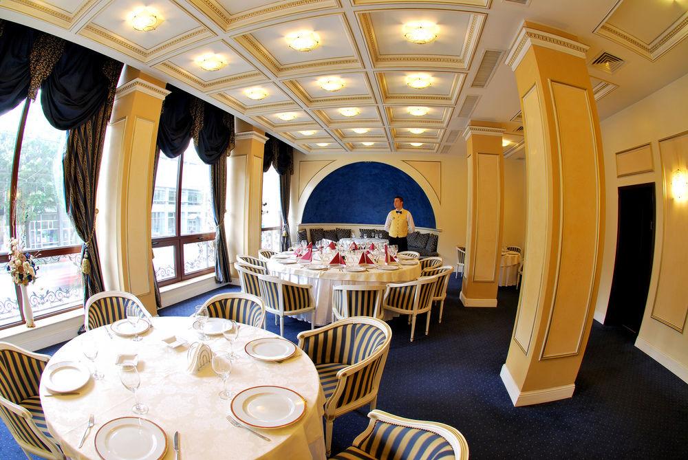 Hotel Astoria City Center Iasi Extérieur photo