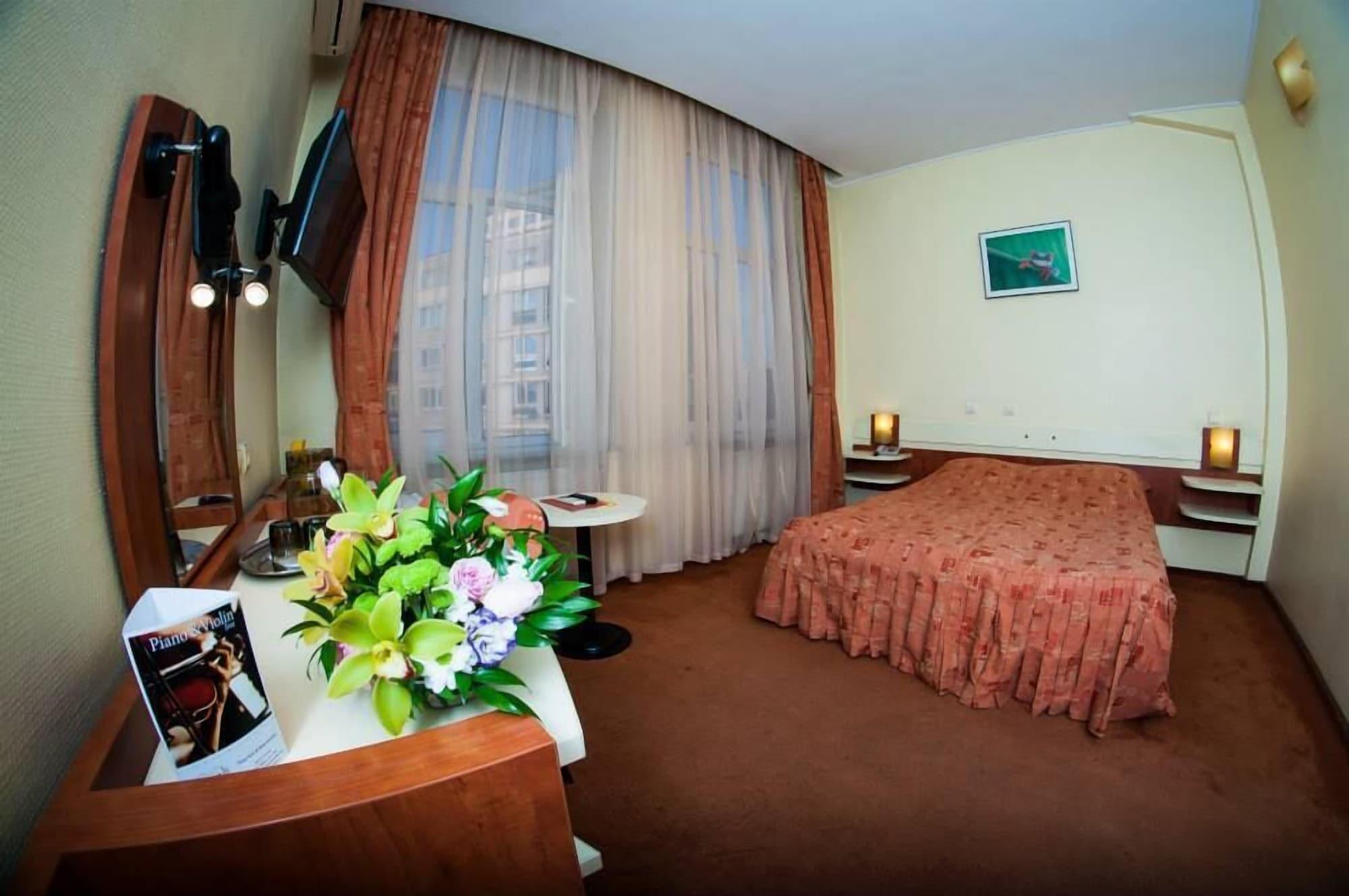 Hotel Astoria City Center Iasi Extérieur photo