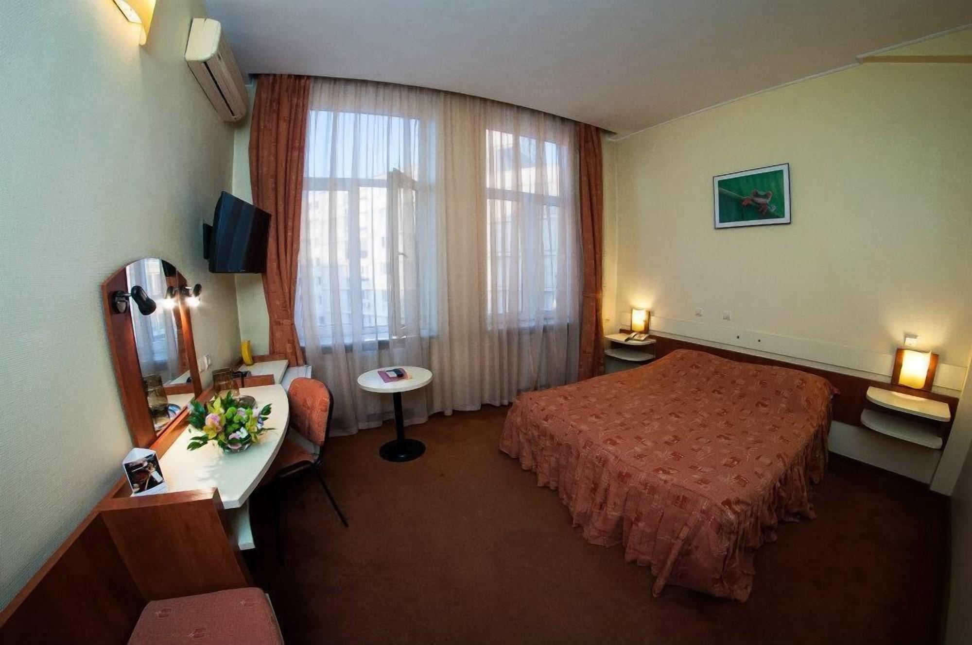 Hotel Astoria City Center Iasi Extérieur photo