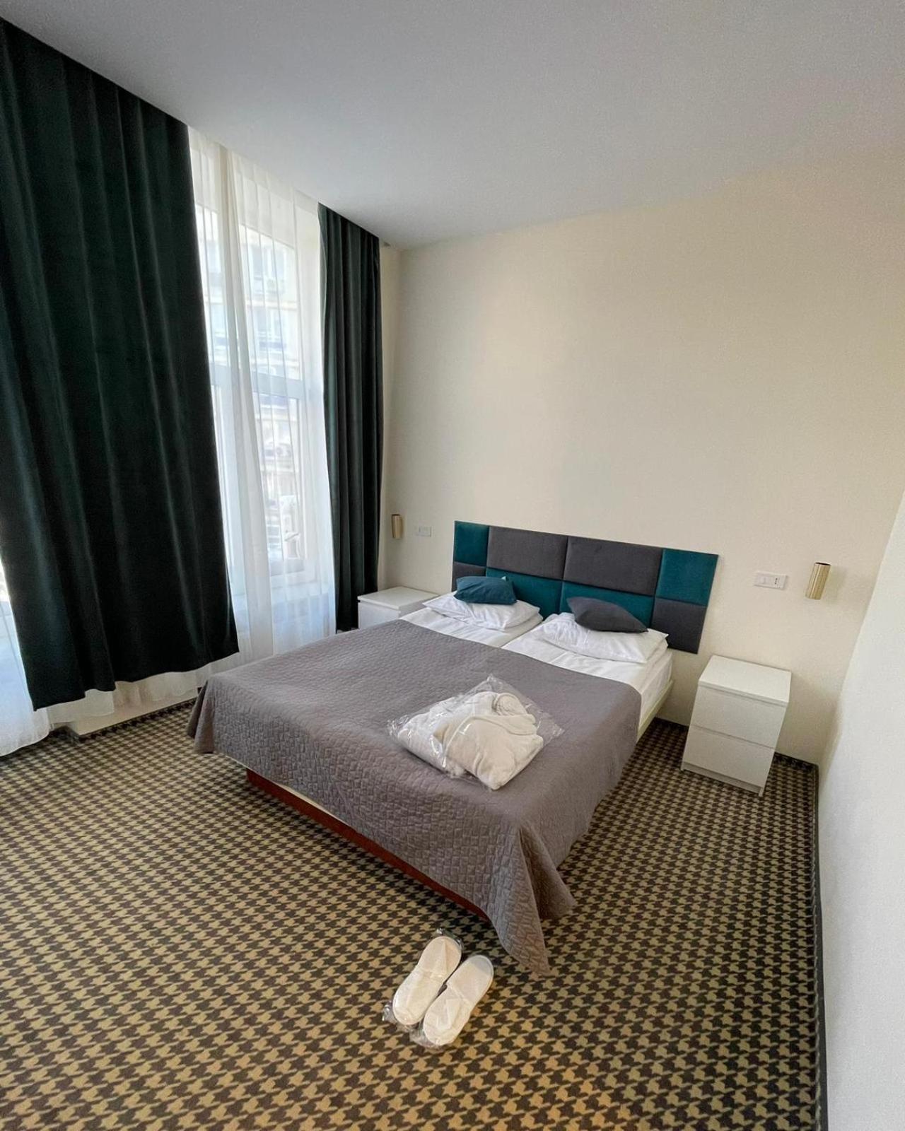 Hotel Astoria City Center Iasi Extérieur photo
