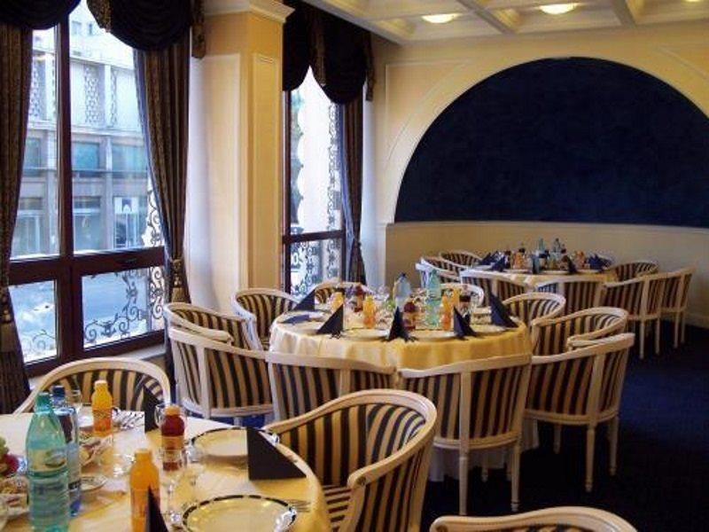 Hotel Astoria City Center Iasi Extérieur photo